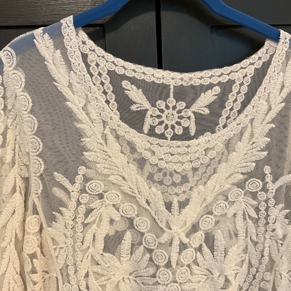 Beautiful sheer cream blouse - Picture 2 of 4